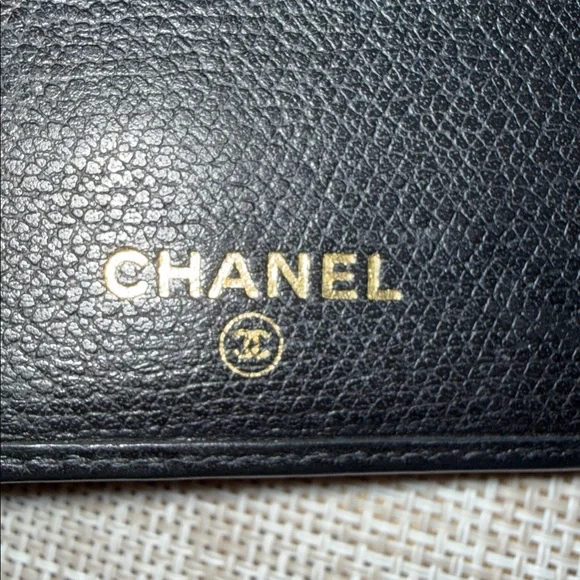 CHANEL Black Leather Bifold Wallet Authentic 2004 Collection EUC Box,Bag - Picture 11 of 17